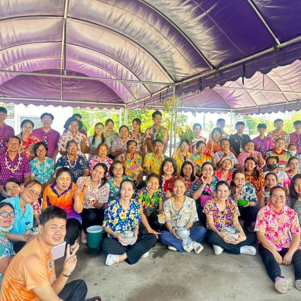 กิจกรรมวันสงกรานต์โรงพยาบาลทองแสนขัน ปี 2568